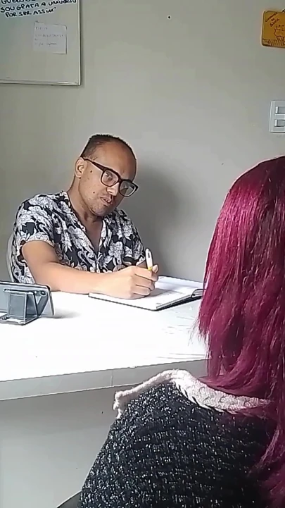 对她的大奶子和屁股的热辣采访