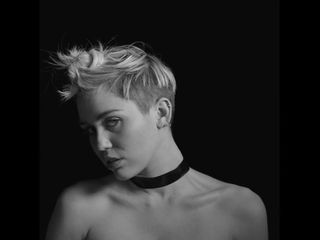 lidah Miley cyrus