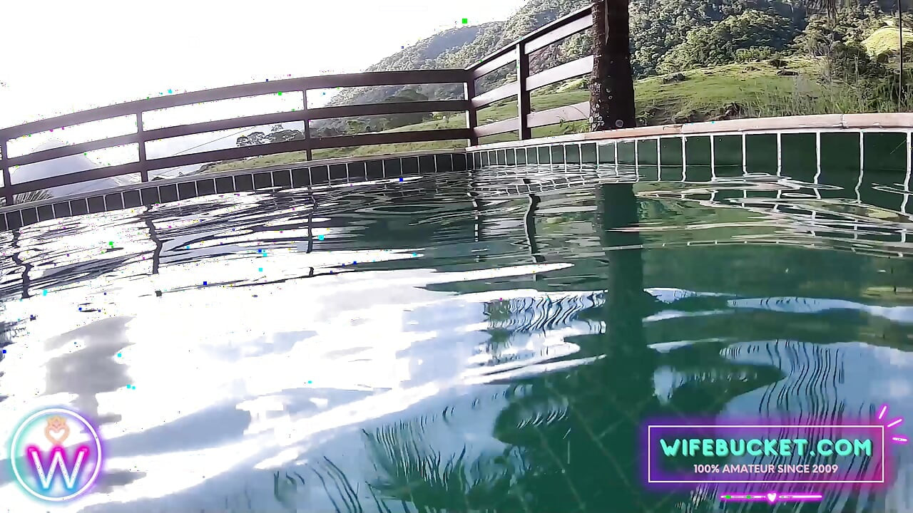 Wifebucket Amateurs - Fucked my wifey secretly in the pool