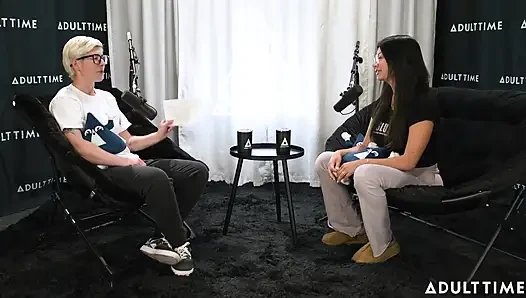 Cami Strella выживает в культе, Tiktok славы и без моногамии | Время для взрослых, подкаст