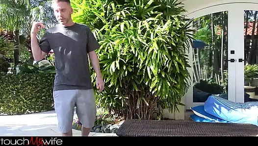 TouchMyWife - gestapelte geekige hotwife fickt nachbarn !? - Michele James