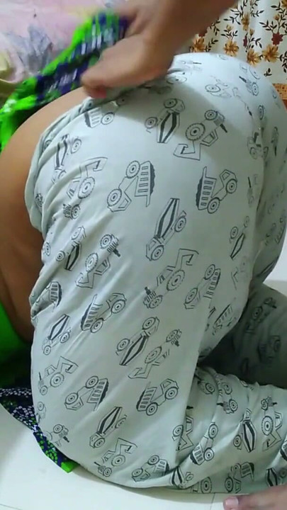 When my stepmom gets stuck under bed, my friend destroys her Big ass before helping her out | Clip 1