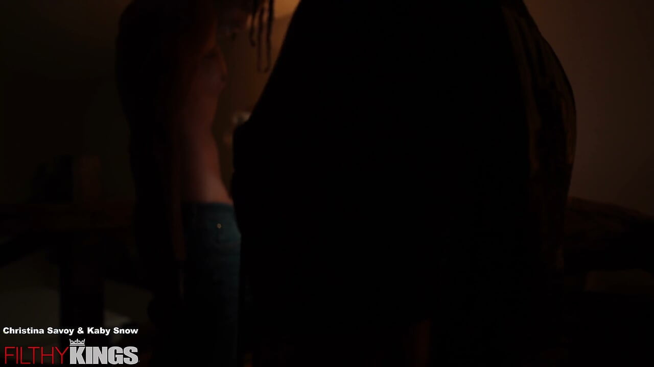 Varm BTS med en tatoveret hottie