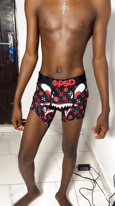 Amateur Twink Play with His Hot and Sexy Ass