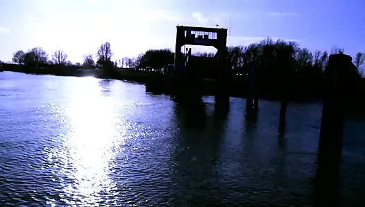 Блондинка-бомба Соблазняет Членом В Роскошной Машине