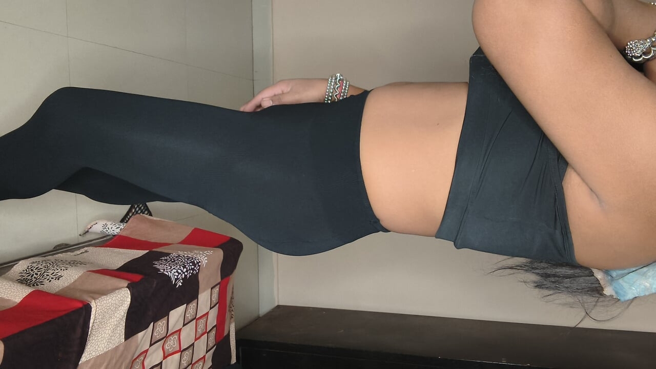 متحول جنسيا في بنطلون ضيق