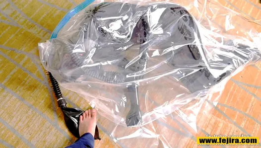 Fejira com Latex fullset on vacuum bag and mask