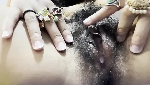 [Close up] Bidadari arab latina fingering memeknya sendiri sampai orgasme