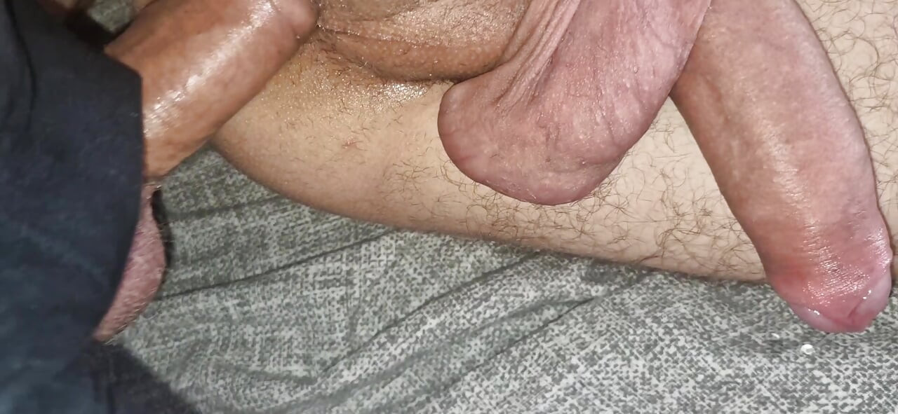 Leche en mi culo con una gran polla en un twink sin condones