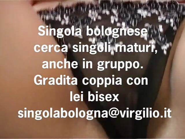 Vagabunda amadora italiana de peitos grandes procurando um pau duro para montar