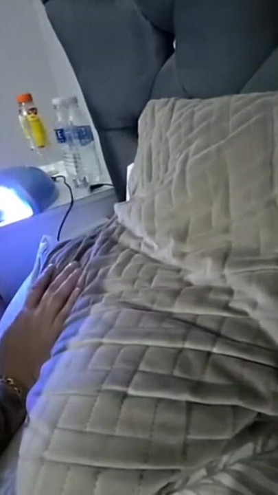 Step mom make her nails in step son room | Clip 1