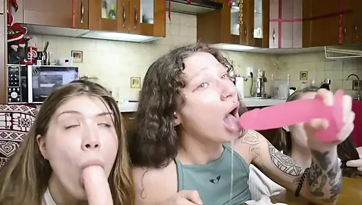 kinky sluts girlfriends suck threesome deep hot hot