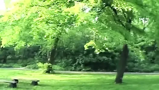 Esmer kadın açık havada ve içeride çıplak ve azdırıyor