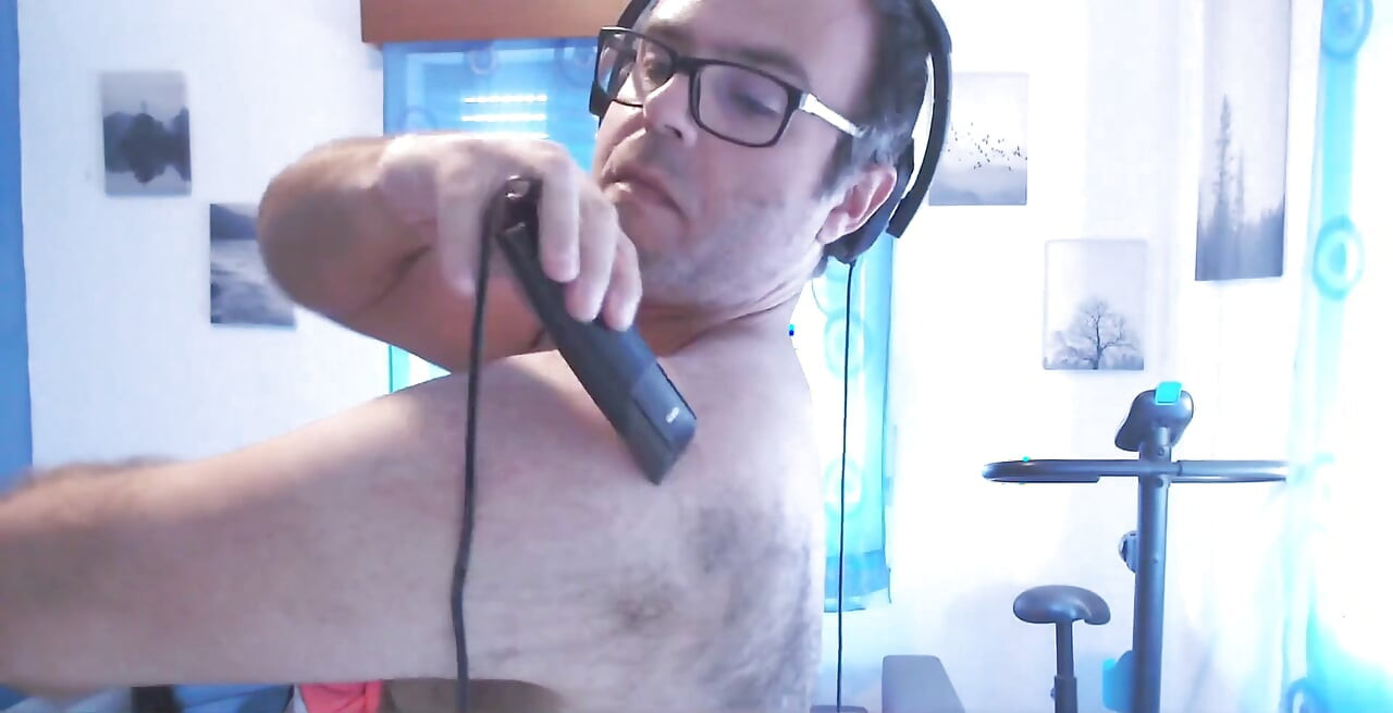 Shaving Armpits and Shoulders