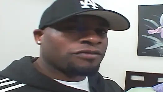 Застукаю сцену с большим черным членом-1_Horny милфа-блондинка хочет большой черный член внутри нее