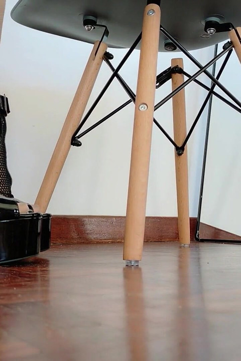 Ťukání na vysoké péro a procházka v smrtících jehlových podpatcích