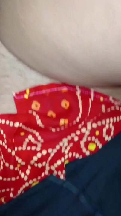 Desi bhabhi ko gharpar chut ke par lauda rub choda bhabhi ki jawani brother-in-law ne khoob fucka badi bhabhi ki slutty pussy ko lund se pela | Clip 1
