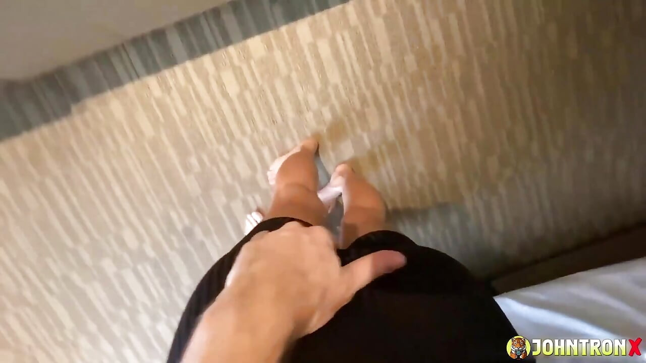 Johntronx - בחורות אסייתיות מקועקעות לא מציאותיות אוהבות חבטות קשות בנקודת מבט אישית