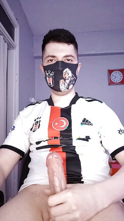 Masturbare în Tricoul turcesc la ejaculare acasă