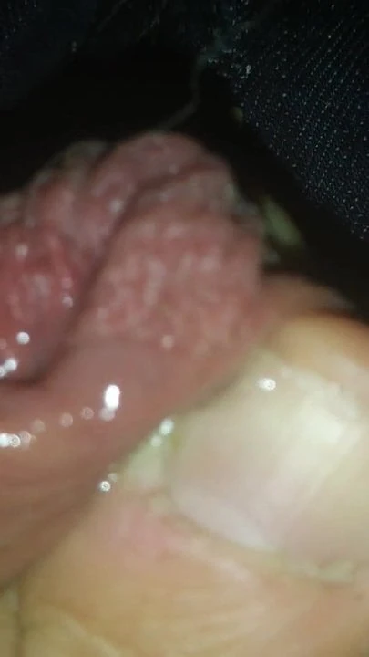 Let ur pussy hole play with my warm cum