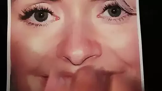 Holly willoughby cumtribute