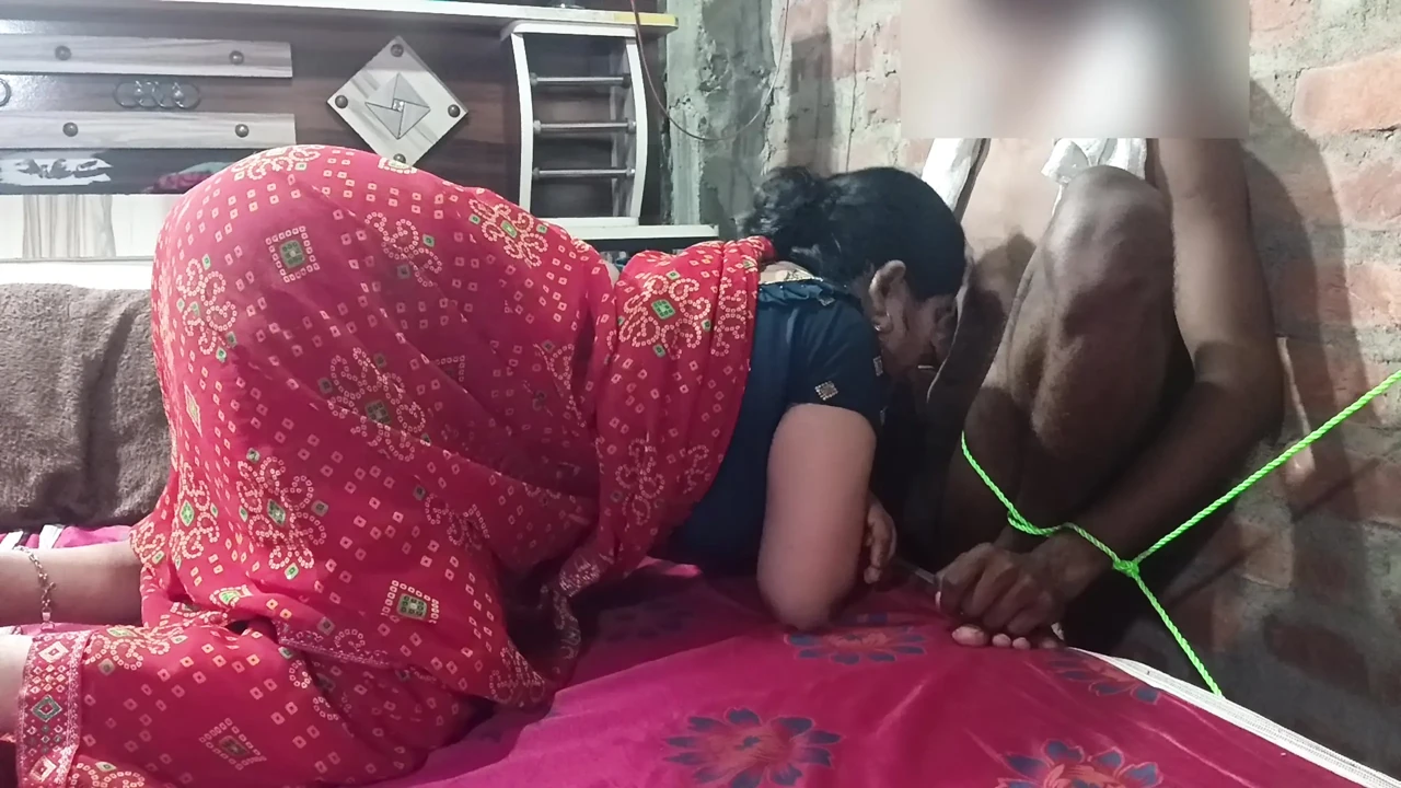 Sister-in-law tied up and fucked her own brother-in-law and masterbated in the room itself.