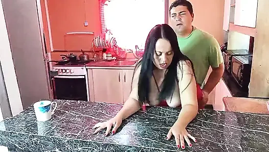 Meine Heiße Stiefmutter Wird in Der Küche Verschlungen - Rea Wird Im Stehen Gefickt