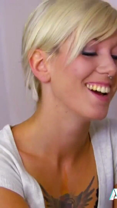 Διπλή διείσδυση για κοντομάλλα ξανθιά Milf Milky Max | Απόσπασμα 1