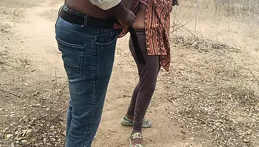 Married housewife enjoying outdoor fuck