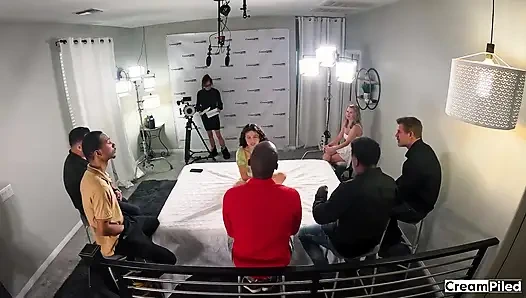 Интервью с Satine перед ее групповом сексом в гэнгбэнге