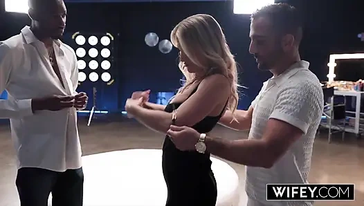 Wifey Curvy Hotwife Andi Avalon Takes Massive BBC While Hubby Watches on