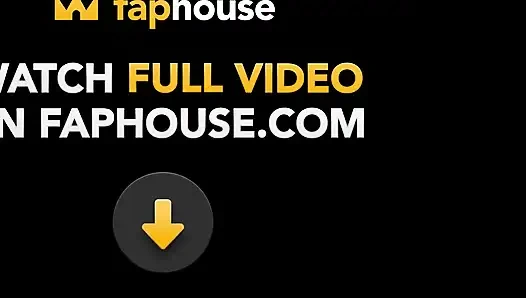 Шаловливая брюнетка сидела на худеньком мужике