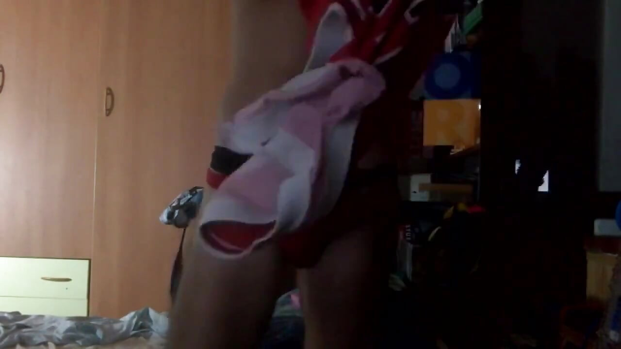 Very good quick striptease