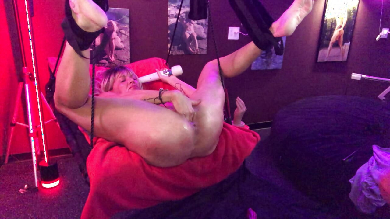 Hot Blonde gets Royal Treatment before taking Huge Butt Plug