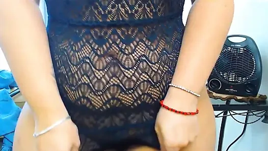 Apakah Anda melihat pantat kecilku hari ini? Aku ingin bertemu denganmu! Pantat raksasa ada di sini