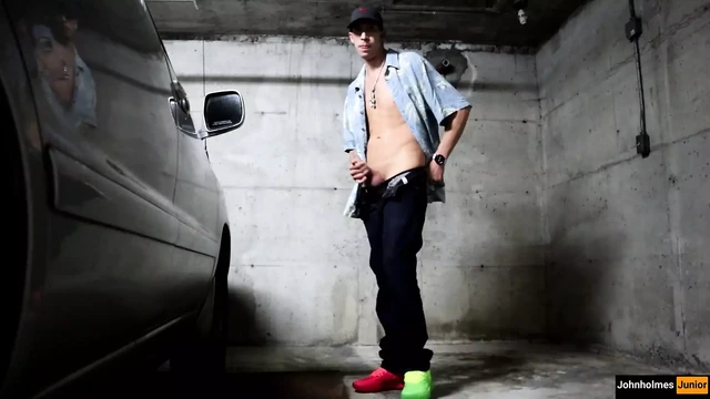 johnholmesjunior does a super risky solo show in busy vancouver parkade parking lot