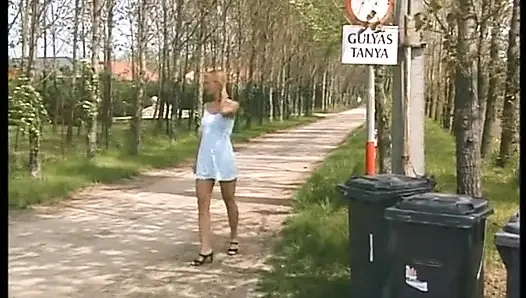 Solo pee girls - Barbie B.'s second time pee