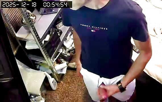 Mike - tháng 12 năm 2025