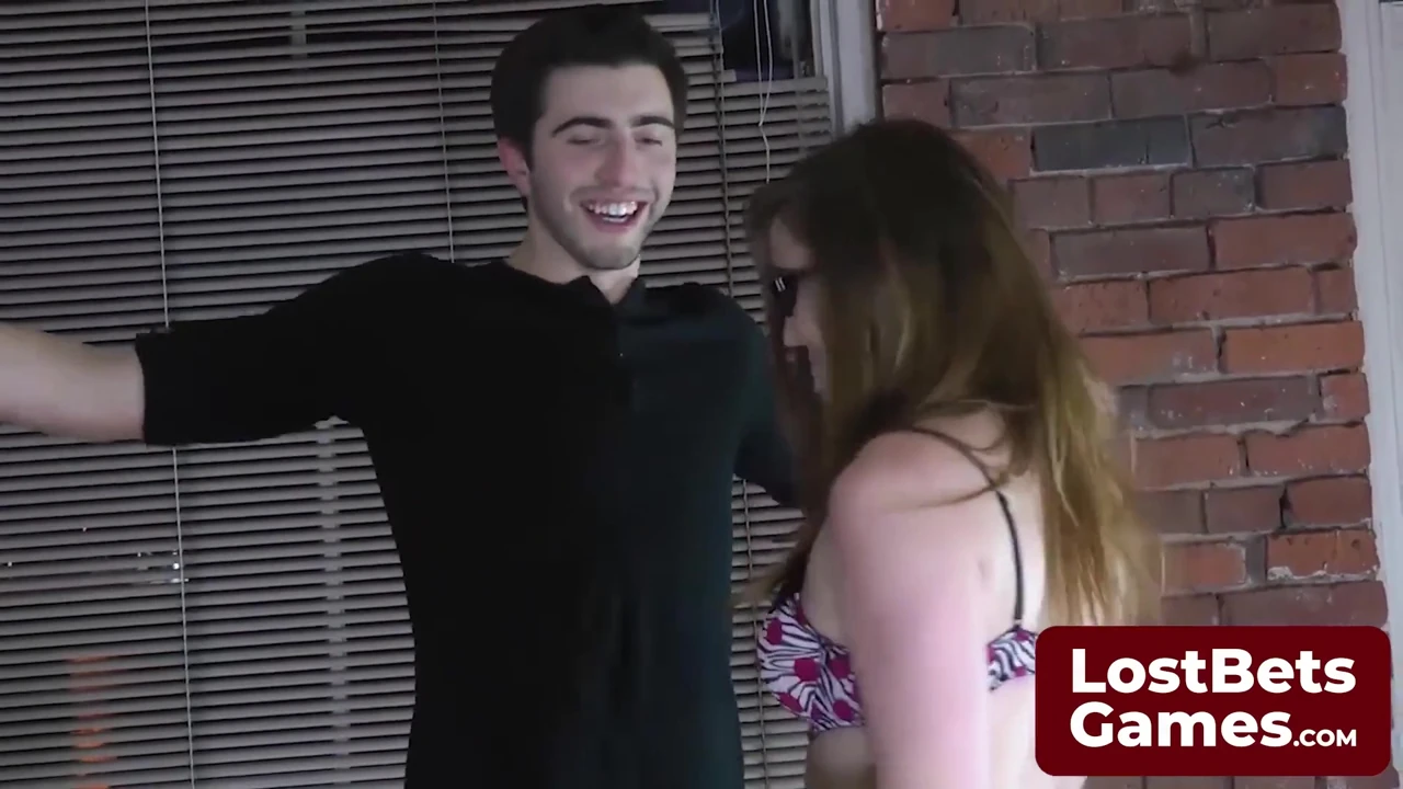 Striptiz komşunuzu Dante, Cass, Avi, Thomas ve Lydia ile sikiyor