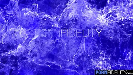 Pornfidelity Alexa Chains domalıyor ve sert sikiliyor