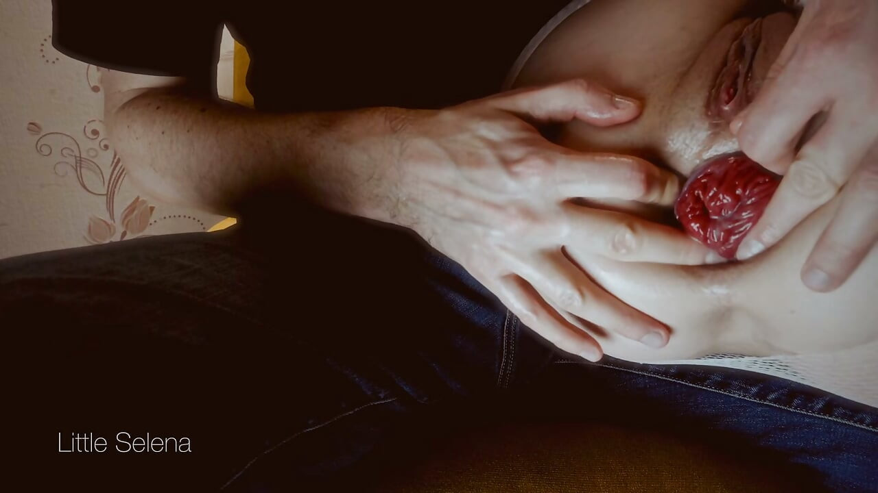 Fisting anal de uma bunda muito bonita