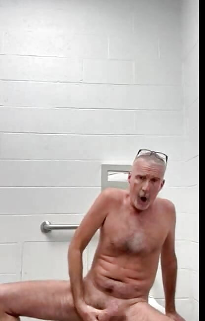 naked & hard public restroom mastro & cum!!