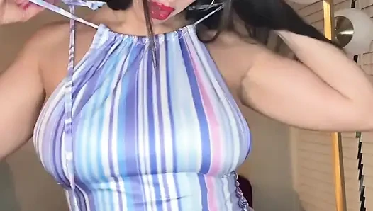 Mısırlı Orta Yaşlı Seksi Kadın Sasha Pearl Göbek Dansı Striptiz Yapıyor