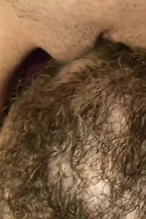 舔我. 操我. 女孩射了两次.