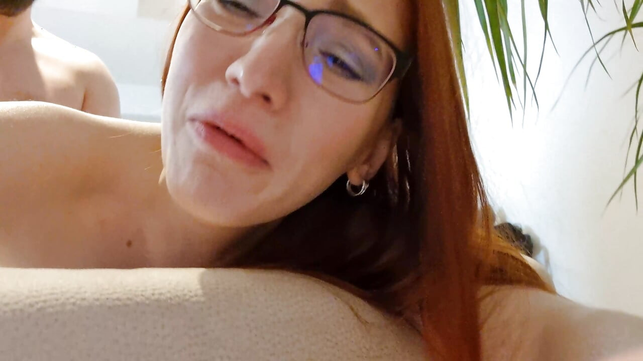 A HOT Amateur Redhead meglepetést tartogat a rajongók számára