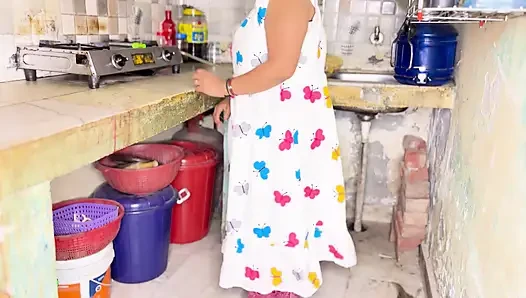 Hot Desi Bhabhi Padosi Kitchen Sex - Real Passionate Hardcore