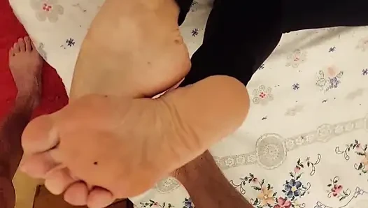 Istri Amatir Pirang Dewasa Menikmati Fetish Kaki Dan Oral