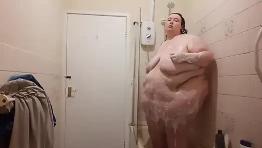 Ssbbwshower dan perut bergegas bermain