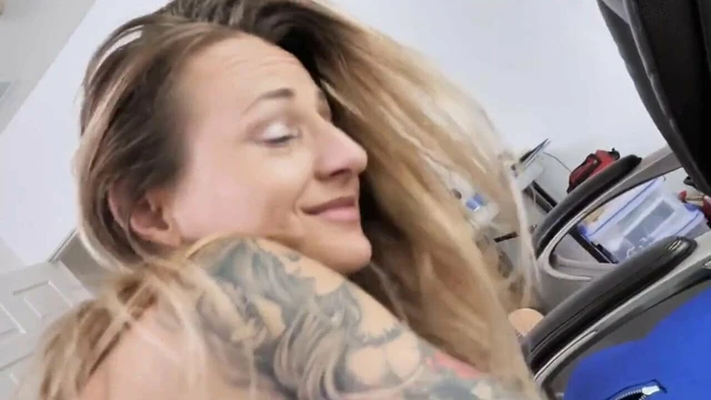 Geile Stepmom fickt ihren Stiefsohn