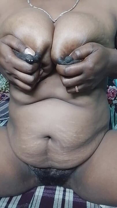 Desi Stepmom Full Nide Pissy Fingering and Show Milk in Tits